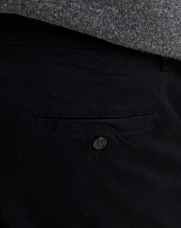 Straight Fit Chino