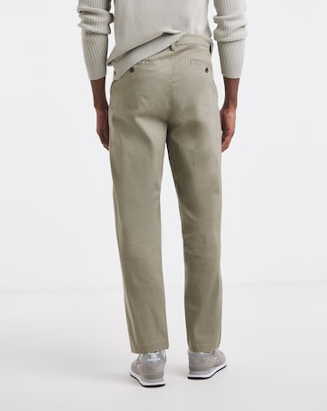 Loose Fit Chino