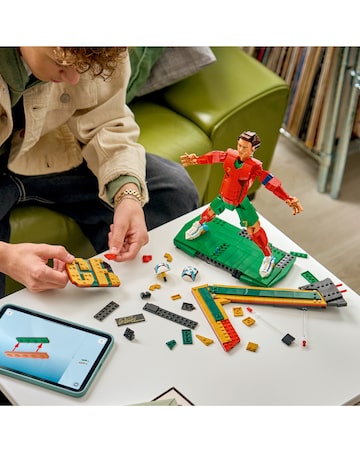 LEGO Editions Cristiano Ronaldo ? Football Legend 43016