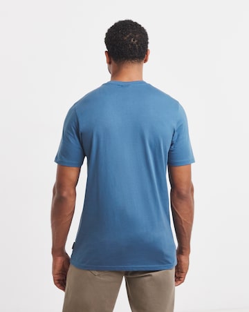 Voi Centre Graphic T-shirt Long Length