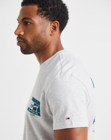 Tommy Jeans Short Sleeve Signature Flag T-Shirt - Grey Heather