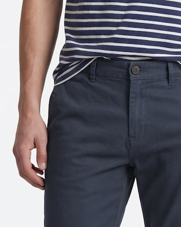 Loose Fit Chino