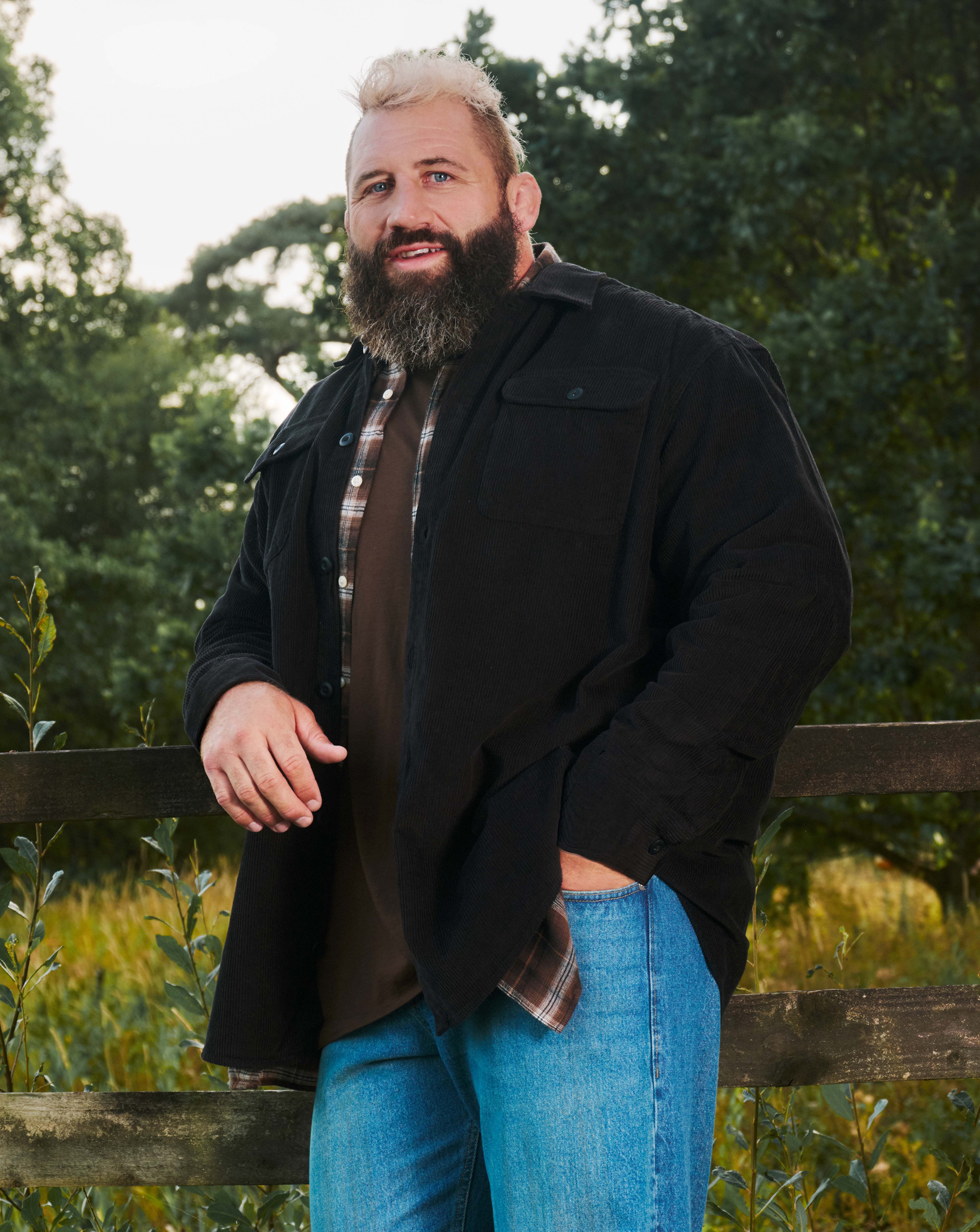 Joe Marler wears Jack & Jones Regent Cord Overshirt - Khaki