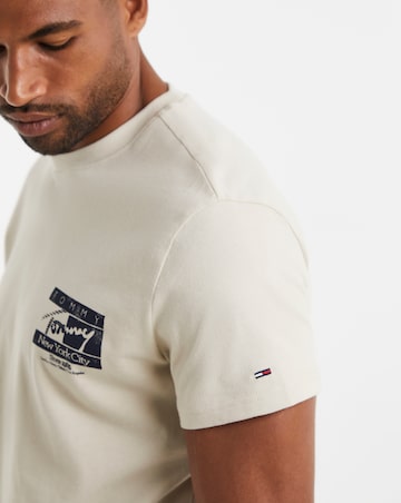 Tommy Jeans Short Sleeve Signature Flag T-Shirt - Beige