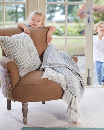 Woven Diamond Indoor/Outdoor Throw