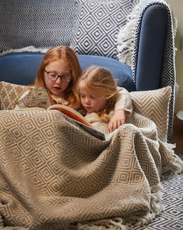 Woven Diamond Indoor/Outdoor Throw