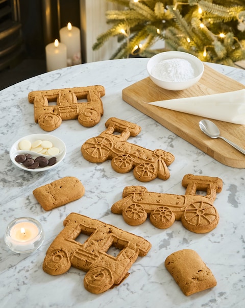 Treat Kitchen Gingerbread Train