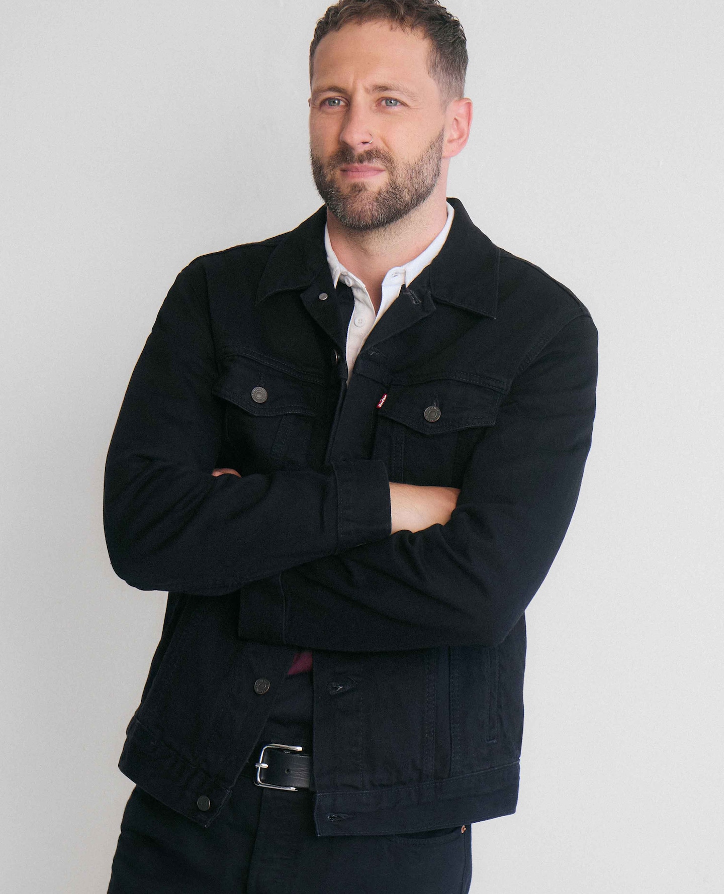 Model wears Levi's Classic Trucker Jacket - Black