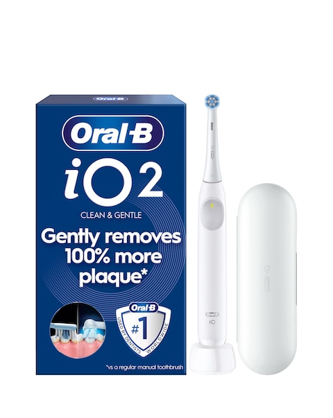 Oral-B iO2 Series White + Travel Case
