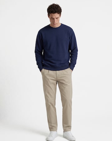 Pleat Front Loose Tapered Fit Chino
