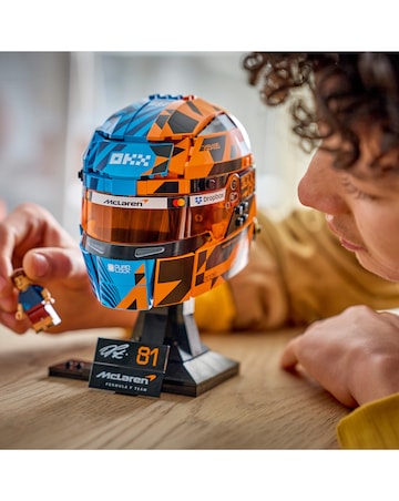 LEGO Editions McLaren Mastercard F1 Team Oscar Piastri Helmet 43017