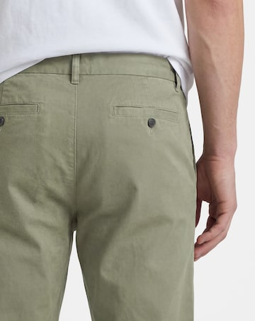 Loose Fit Chino