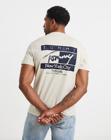 Tommy Jeans Short Sleeve Signature Flag T-Shirt - Beige