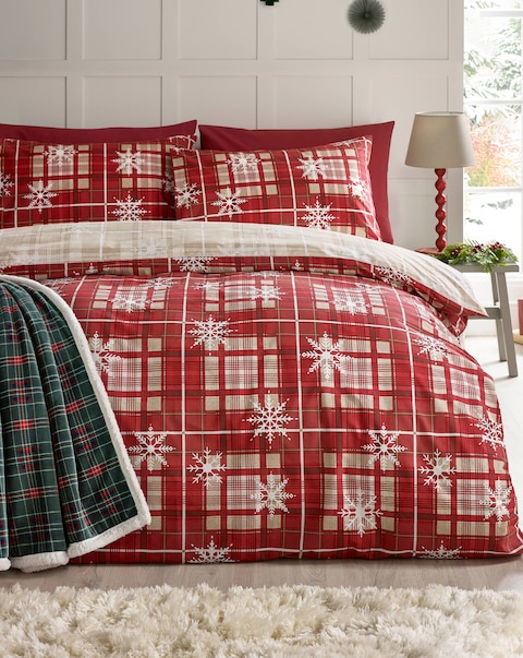 Catherine Lansfield Christmas Scandi Check Duvet Cover Set
