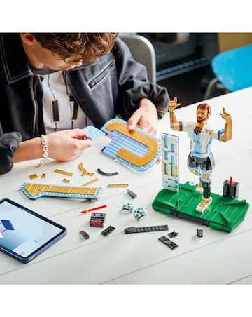 LEGO Editions Lionel Messi ? Football Legend 43015