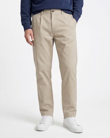 Pleat Front Loose Tapered Fit Chino