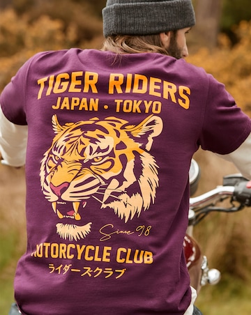Joe Browns Tiger Riders Back Print T-Shirt - Burgundy