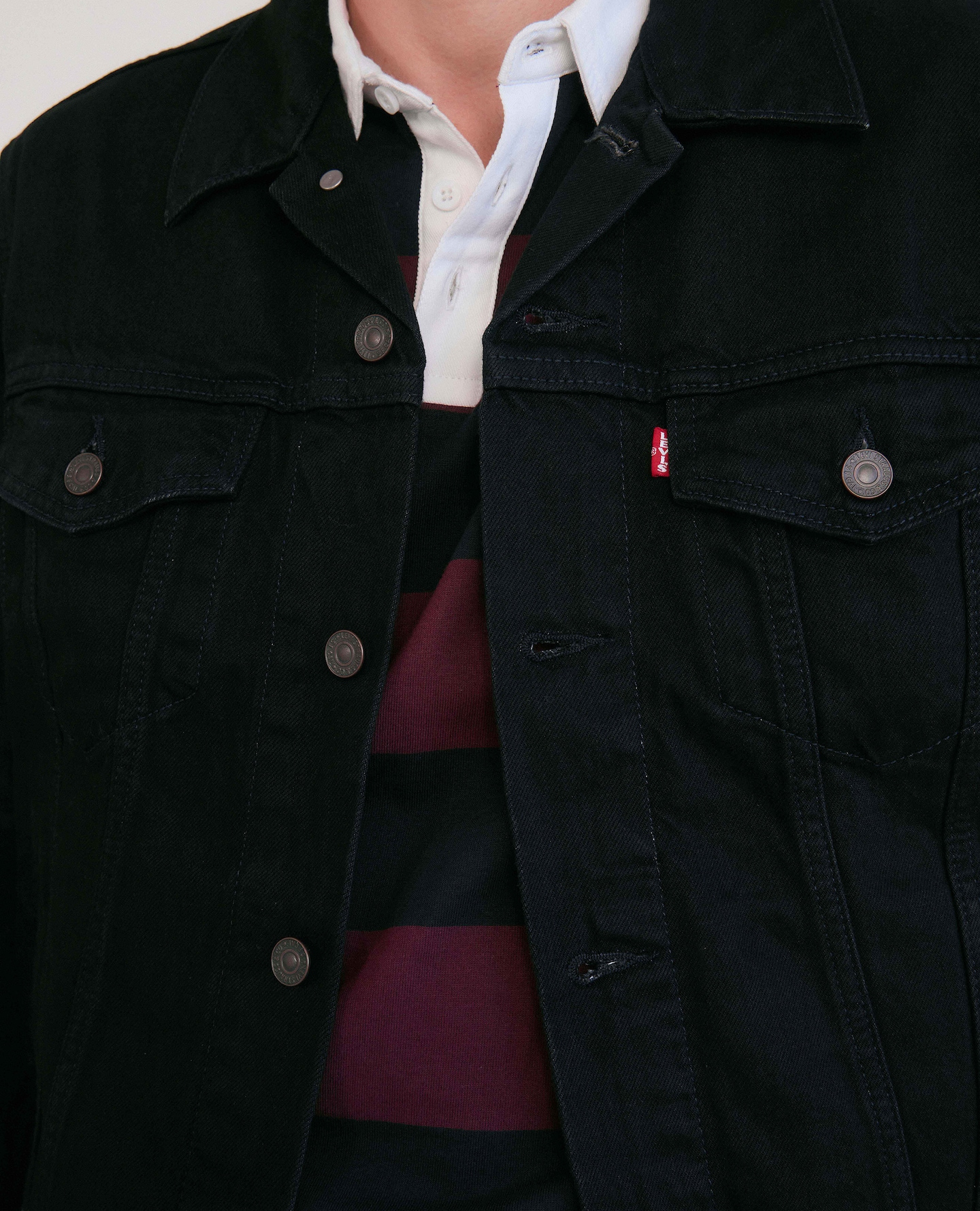 Model wears Levi's Classic Trucker Jacket - Black