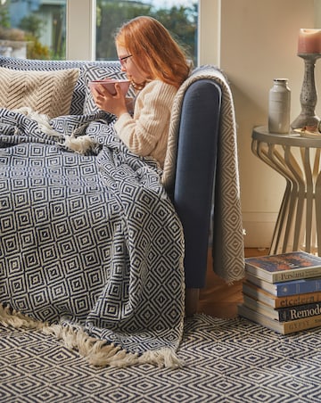 Woven Diamond Indoor/Outdoor Throw
