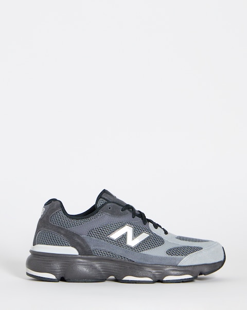 New Balance 603 Trainers