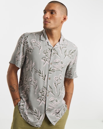 Revere Collar Short Sleeve Shirt