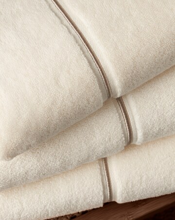 Bianca Zero Twist Satin Stitch Towel