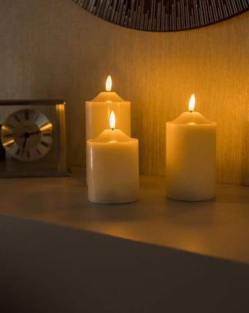 ValueLights Set of 6 LED Flickering Candles with Remote Control