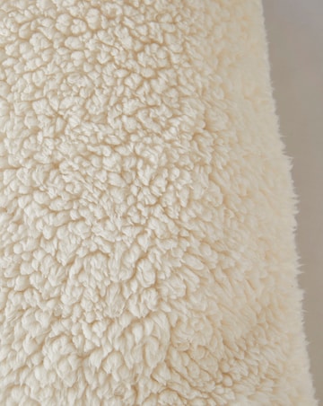 Huggleland Fluffy Fleece Teddy V Pillow