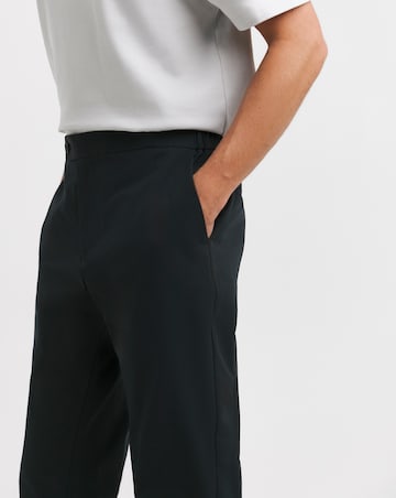 Tailored Travel Tapered Trouser