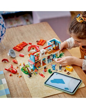 LEGO Disney Lilo and Stitch Beach House 43268