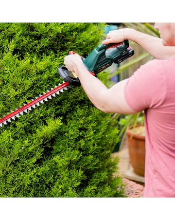Webb 20V 50cm Cordless Hedge Trimmer (2AH Battery & Charger)