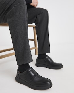 Clarks Un Abode Strap Wide Fit Shoes - Black