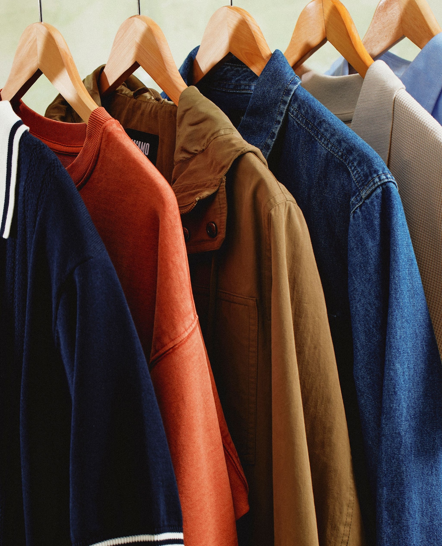 Rows of light weight, packing clothes
