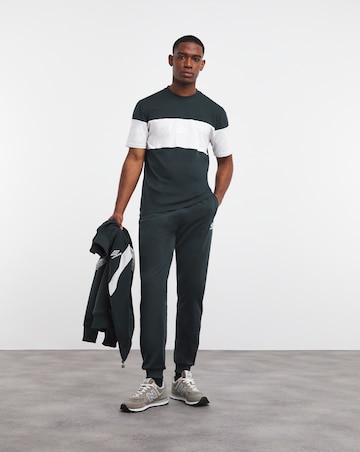 Umbro Sports Style Walkout T-Shirt
