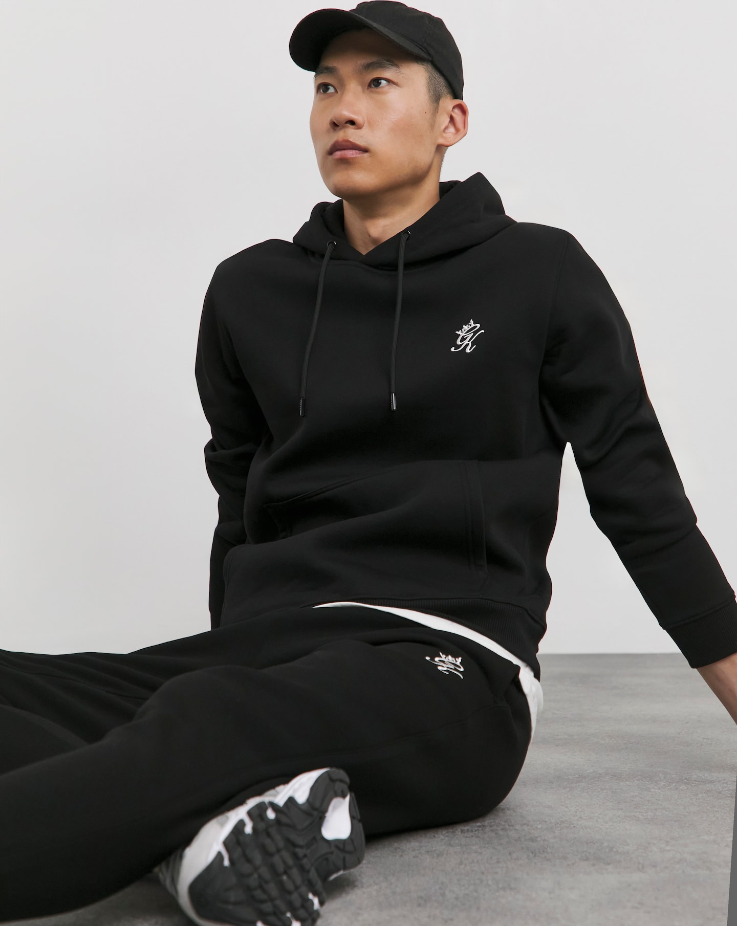 gym king black and red tracksuit