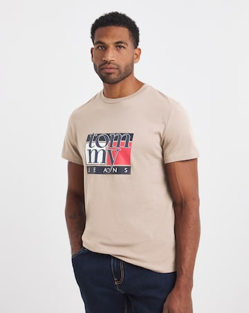 Tommy Jeans Short Sleeve Slim Flag T-Shirt - Taupe