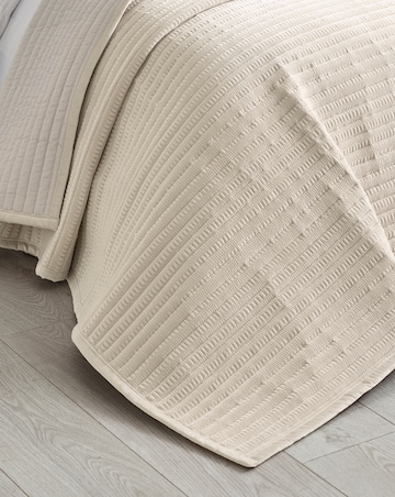 Catherine Lansfield Velvet Pinsonic Bedspread