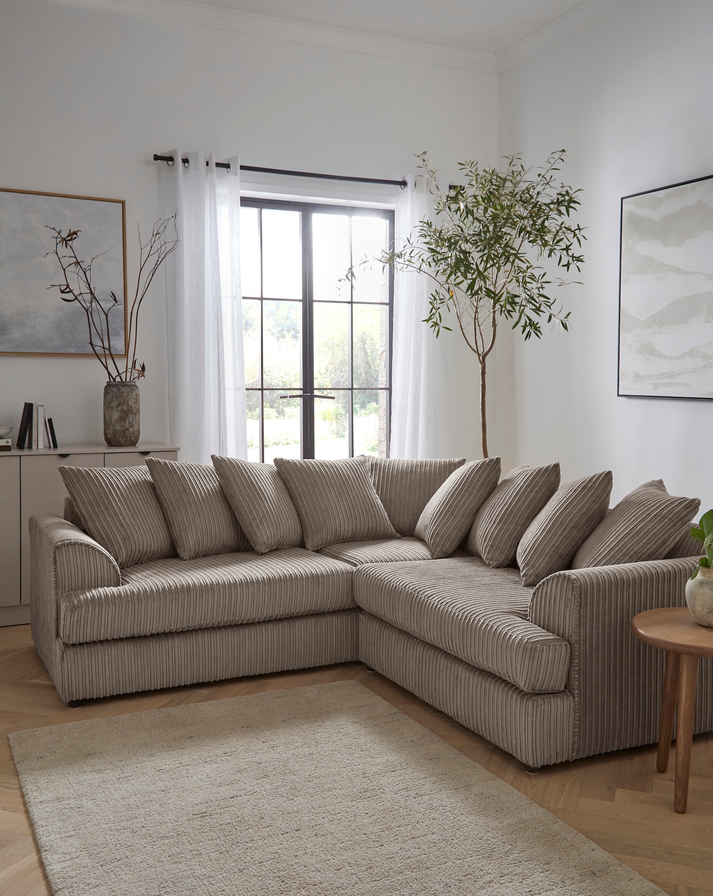 ファンシーアラモード カゴ Ferguson Jumbo Cord Corner Sofa | Jacamo
