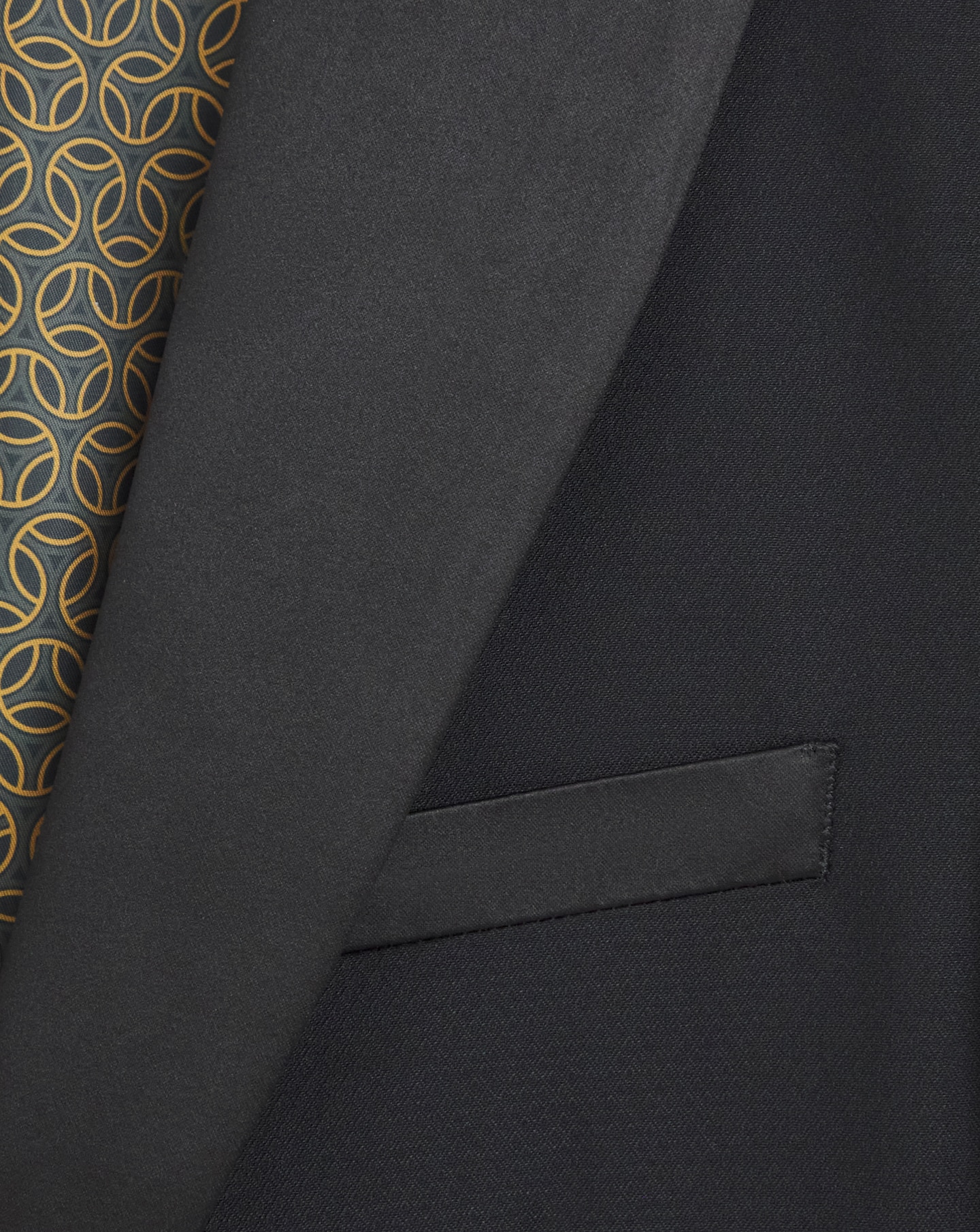 【送料&関税込】ChloAC Embellished Tuxedo Jacket c08pn257745w.jpg