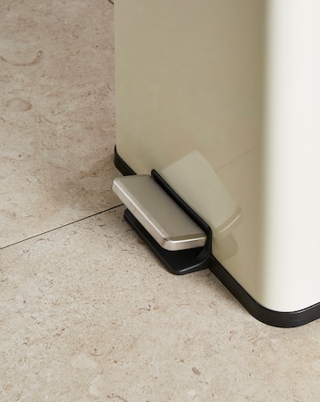 Morphy Richards Cream 30L Rectangular Bin