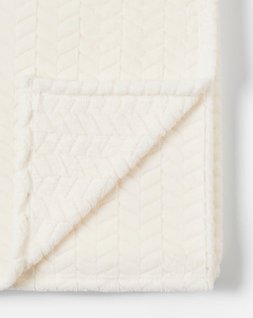 Embossed Jacquard Fleece Throw - Cream