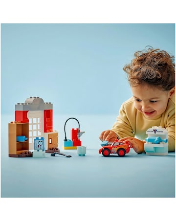 LEGO DUPLO McQueen's Visit to Doc's Garage
