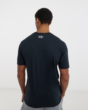 Under Armour Camo Chest Stripe T-Shirt