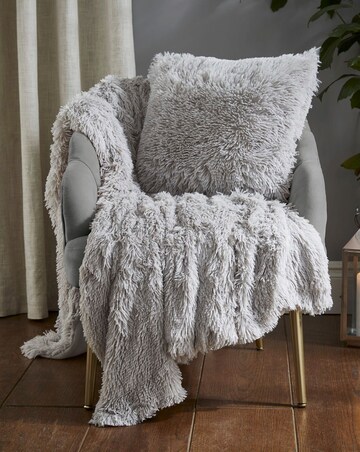 Catherine Lansfield Shaggy Fleece Cushion