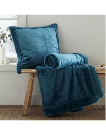 Catherine Lansfield Velvet Faux Fur Cosy Cushion