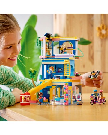 LEGO Friends Heartlake City Friends Club House 42689