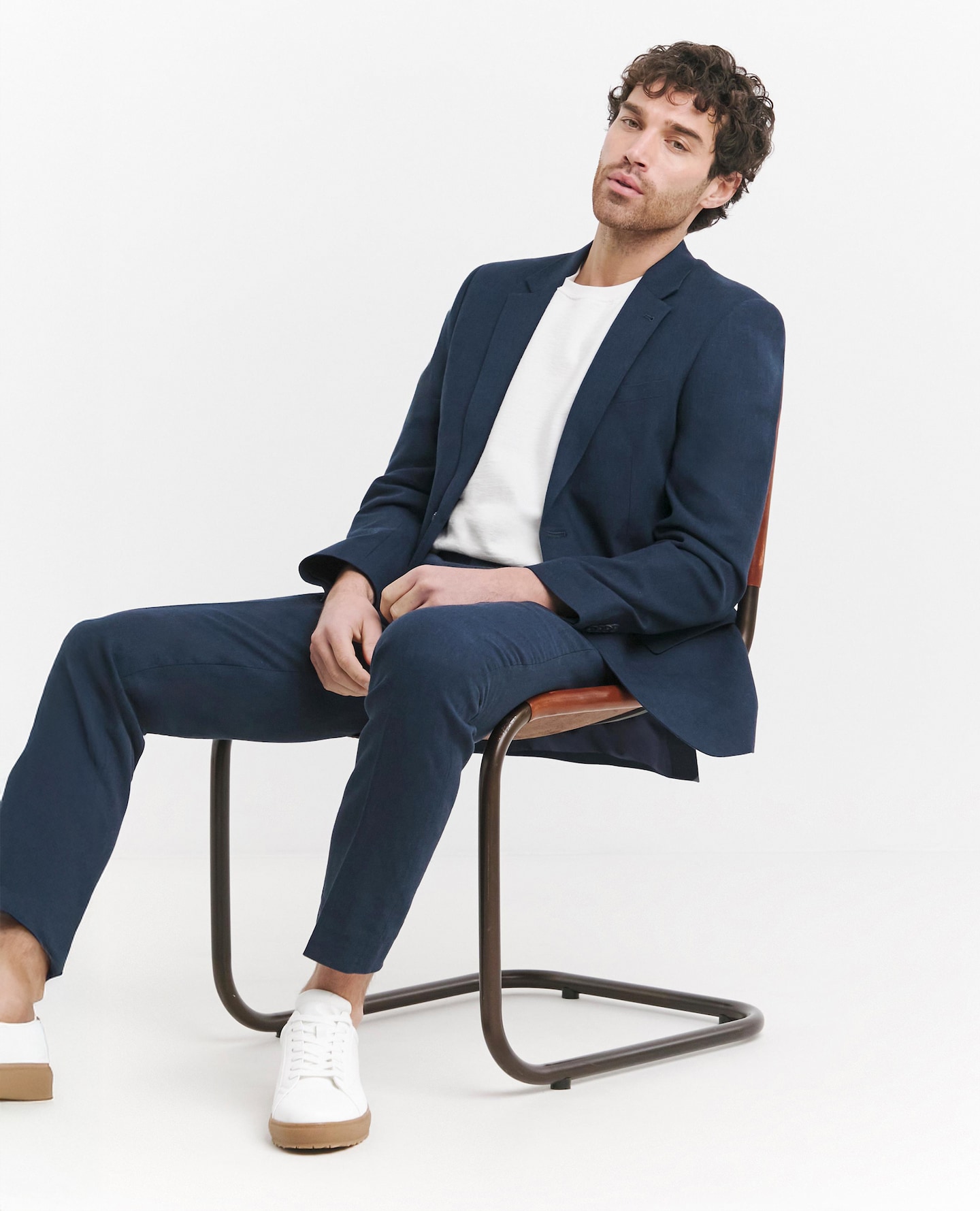Regular Fit Linen Blend Suit in Navy pictured