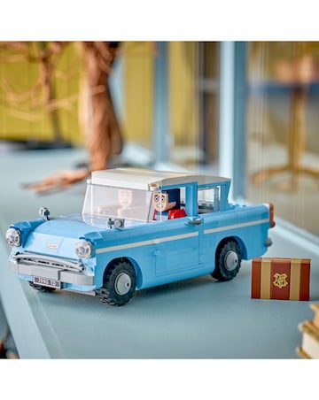 LEGO Harry Potter Enchanted Flying Ford Anglia