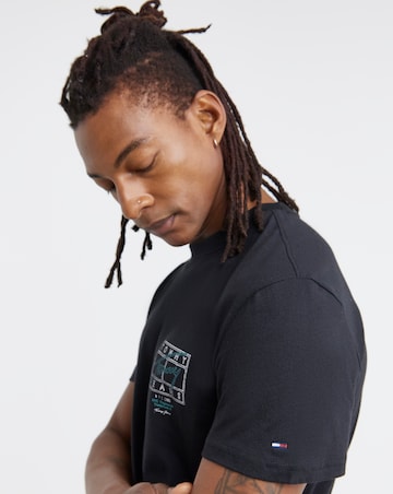 Tommy Jeans Short Sleeve Signature Spray Back Print T-Shirt - Black