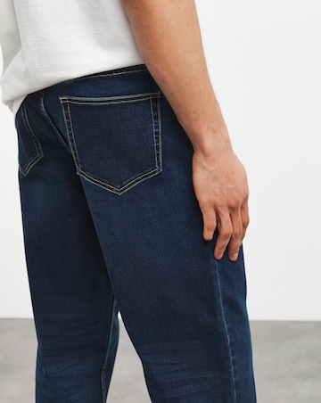 Straight Fit Stretch Jean Dark Wash